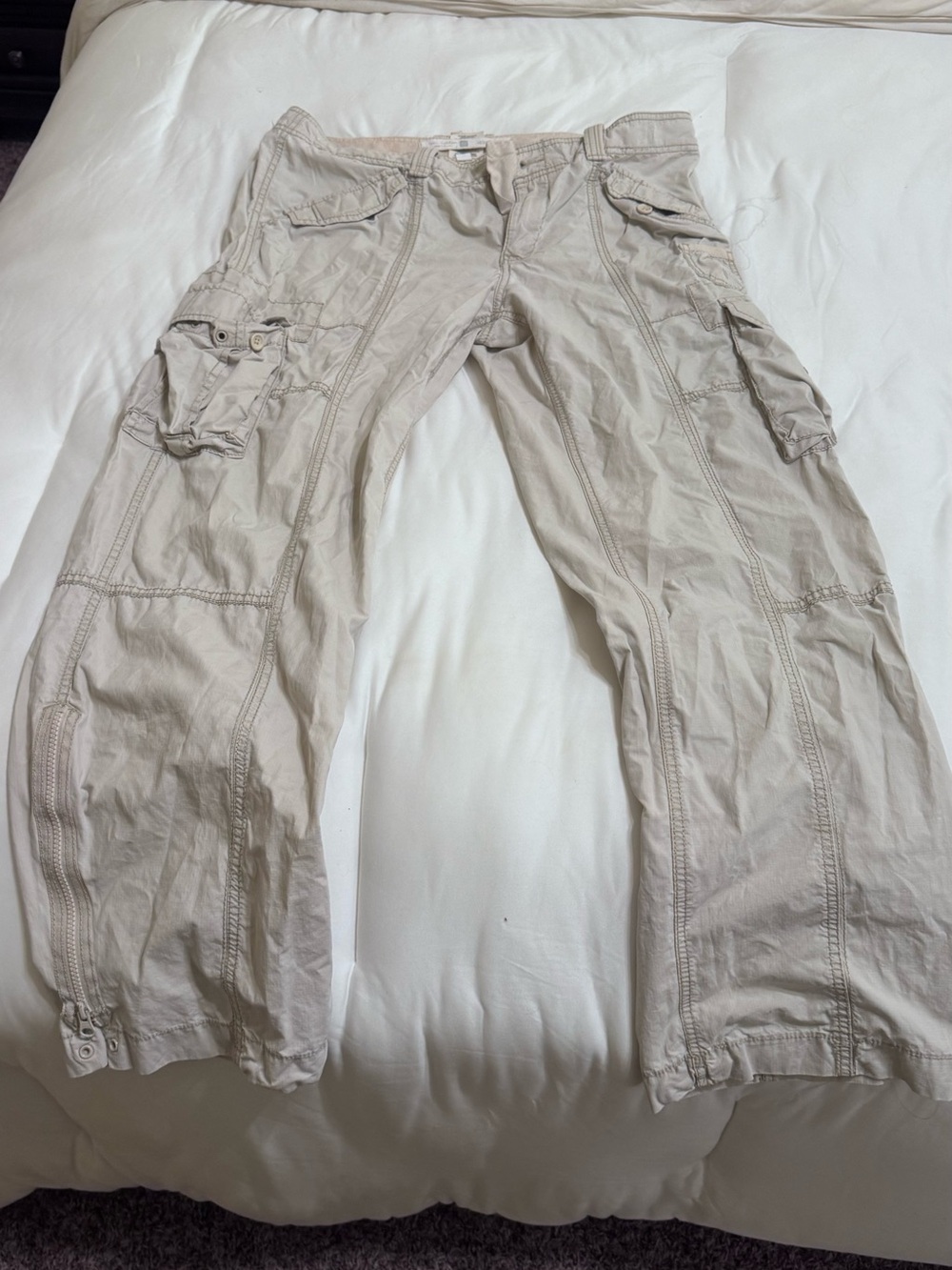 Gap Lightweight Cargo Pants in Light Beige